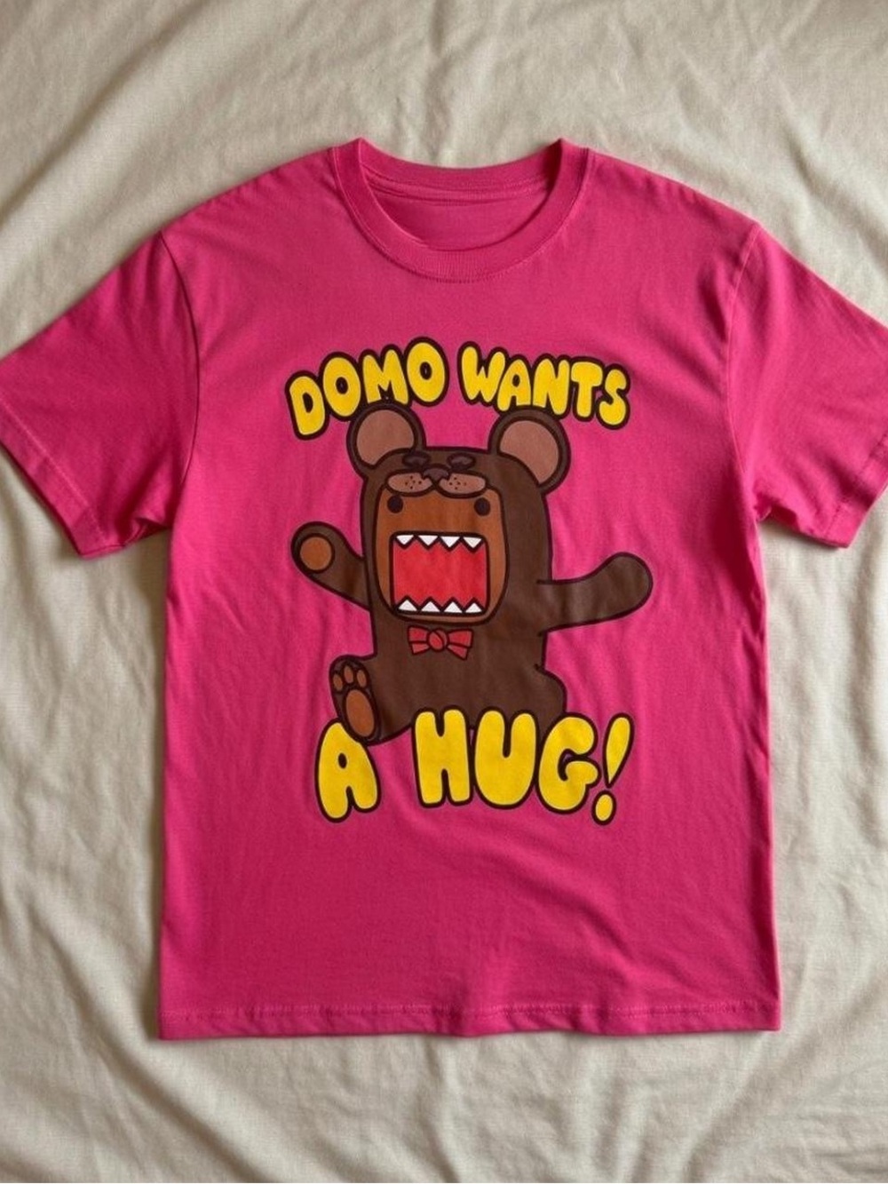 Gildan Safety pink 'Domo Wants A Hug' Graphic Tee